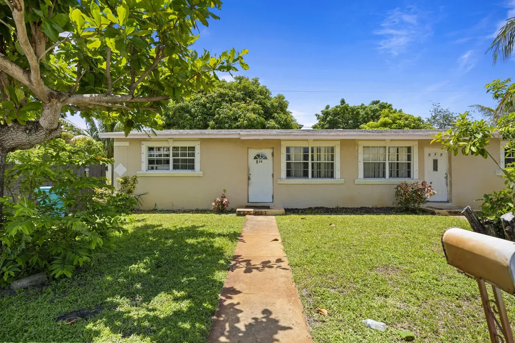 528 NE 20th Avenue NE Boynton Beach FL 33435