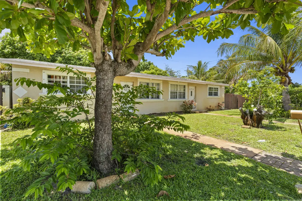 528 NE 20th Avenue NE Boynton Beach FL 33435