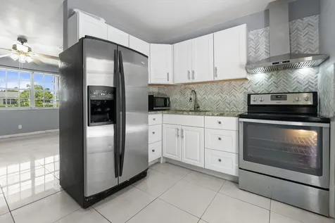 528 NE 20th Avenue NE Boynton Beach FL 33435