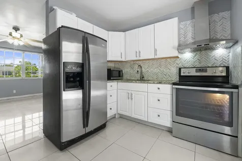 528 NE 20th Avenue NE Boynton Beach FL 33435