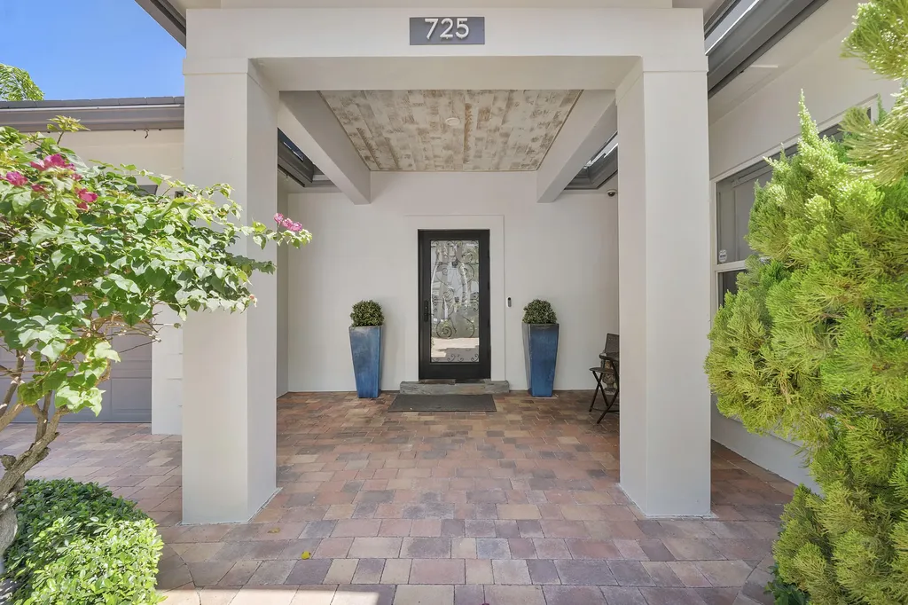 725 NE 36th Street Boca Raton FL 33431