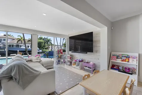725 NE 36th Street Boca Raton FL 33431