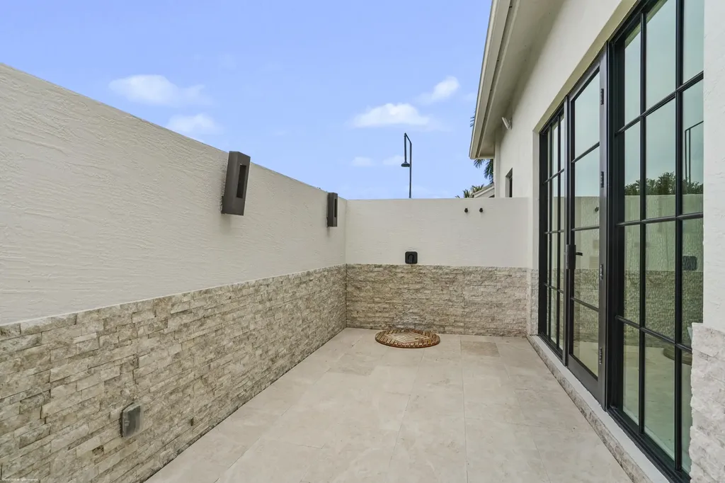 15590 Sea Mist Lane Wellington FL 33414