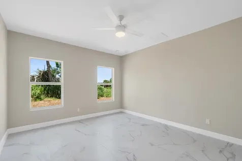 920 7th Place Vero Beach FL 32962