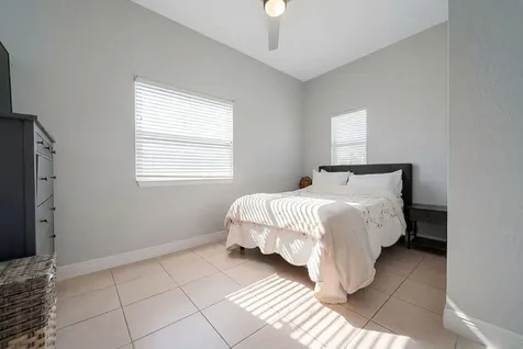 261 SW 6th Place Pompano Beach FL 33060