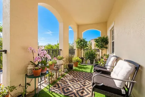261 SW 6th Place Pompano Beach FL 33060