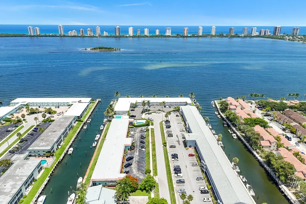117 Lehane Terrace North Palm Beach FL 33408