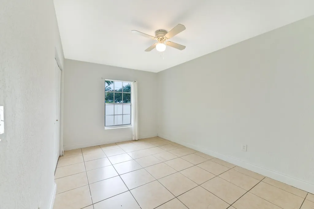 289 SW 3rd Court Deerfield Beach FL 33441