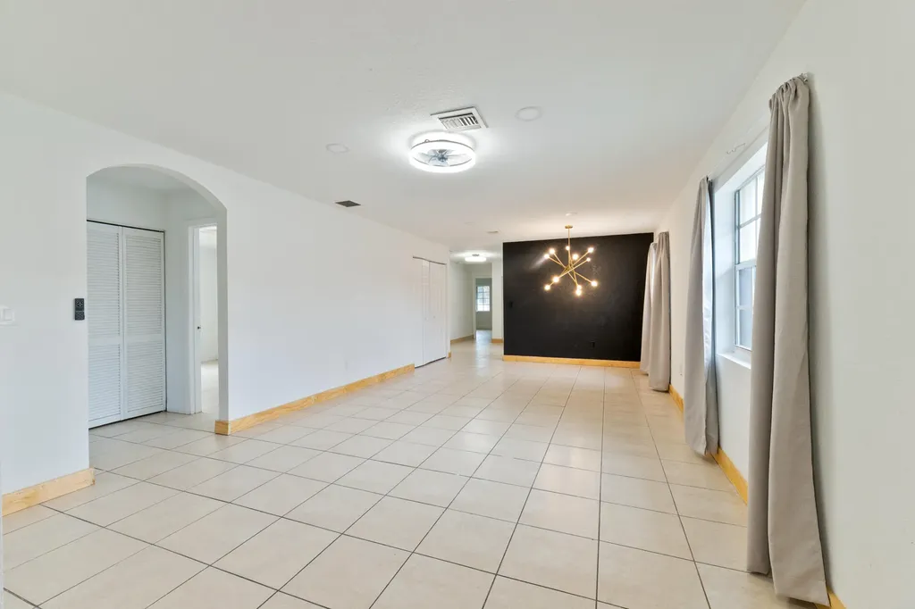 289 SW 3rd Court Deerfield Beach FL 33441