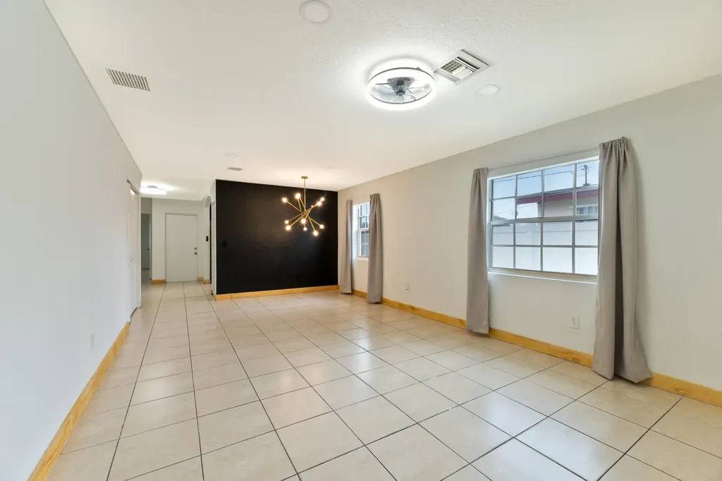 289 SW 3rd Court Deerfield Beach FL 33441