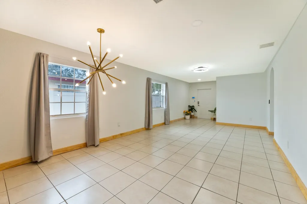 289 SW 3rd Court Deerfield Beach FL 33441