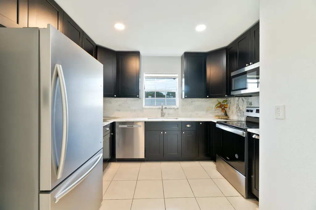 289 SW 3rd Court Deerfield Beach FL 33441
