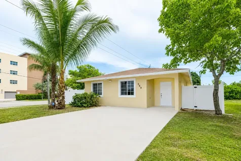 289 SW 3rd Court Deerfield Beach FL 33441