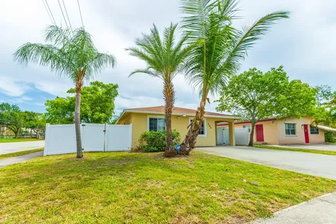 289 SW 3rd Court Deerfield Beach FL 33441