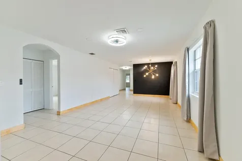 289 SW 3rd Court Deerfield Beach FL 33441
