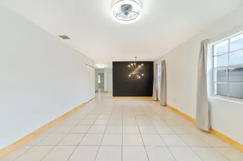 289 SW 3rd Court Deerfield Beach FL 33441