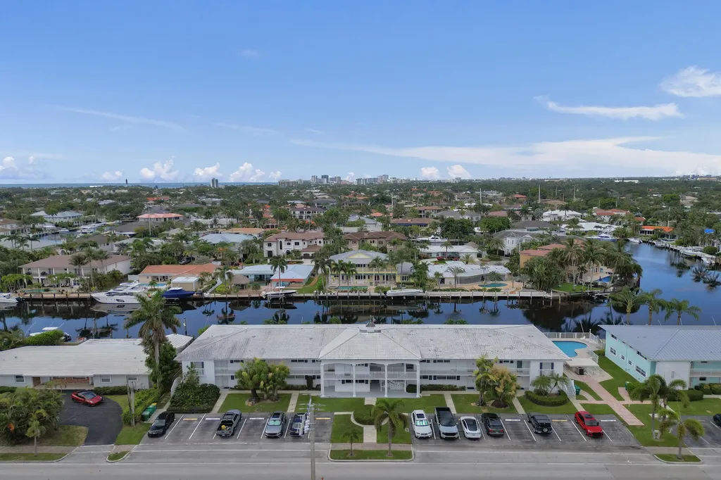 2400 NE 36th Street Lighthouse Point FL 33064