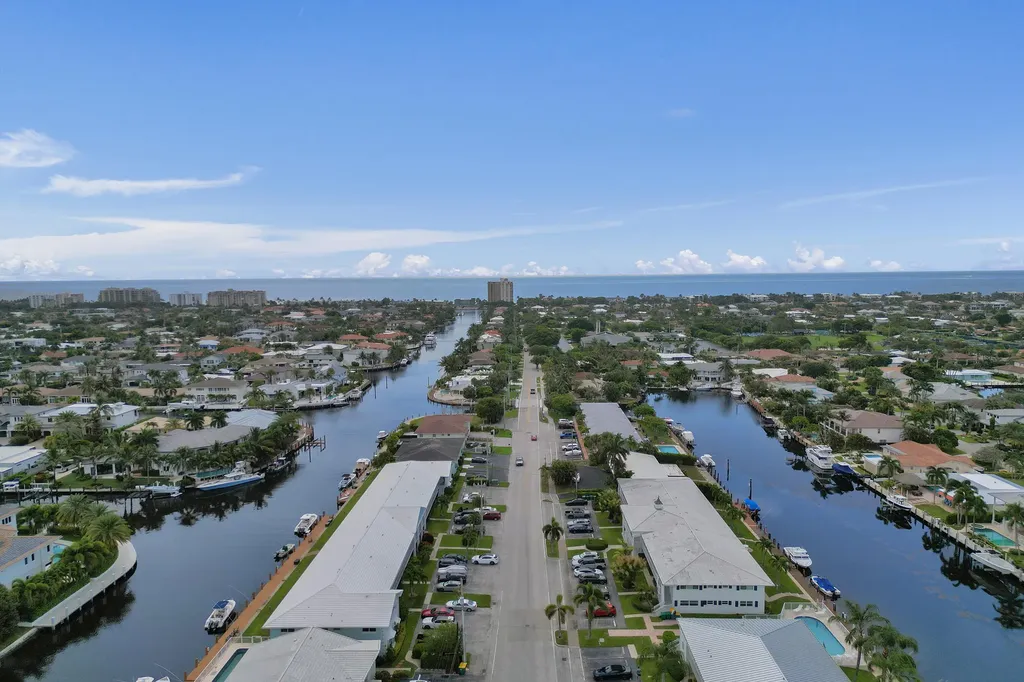 2400 NE 36th Street Lighthouse Point FL 33064