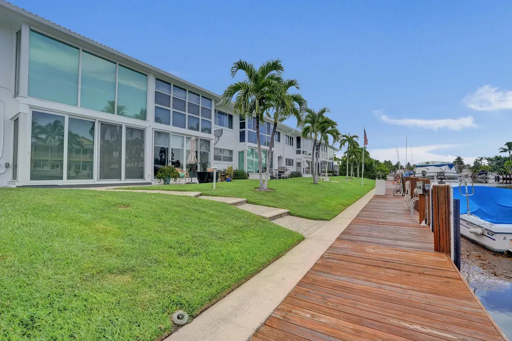 2400 NE 36th Street Lighthouse Point FL 33064
