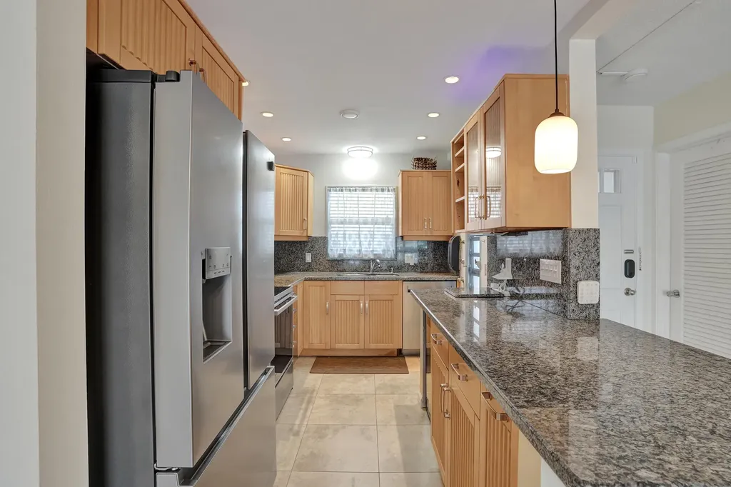 2400 NE 36th Street Lighthouse Point FL 33064