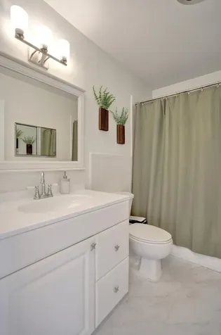 2400 NE 36th Street Lighthouse Point FL 33064