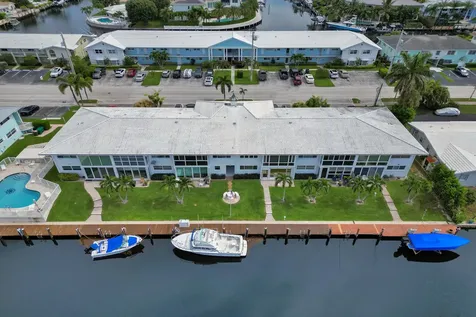 2400 NE 36th Street Lighthouse Point FL 33064