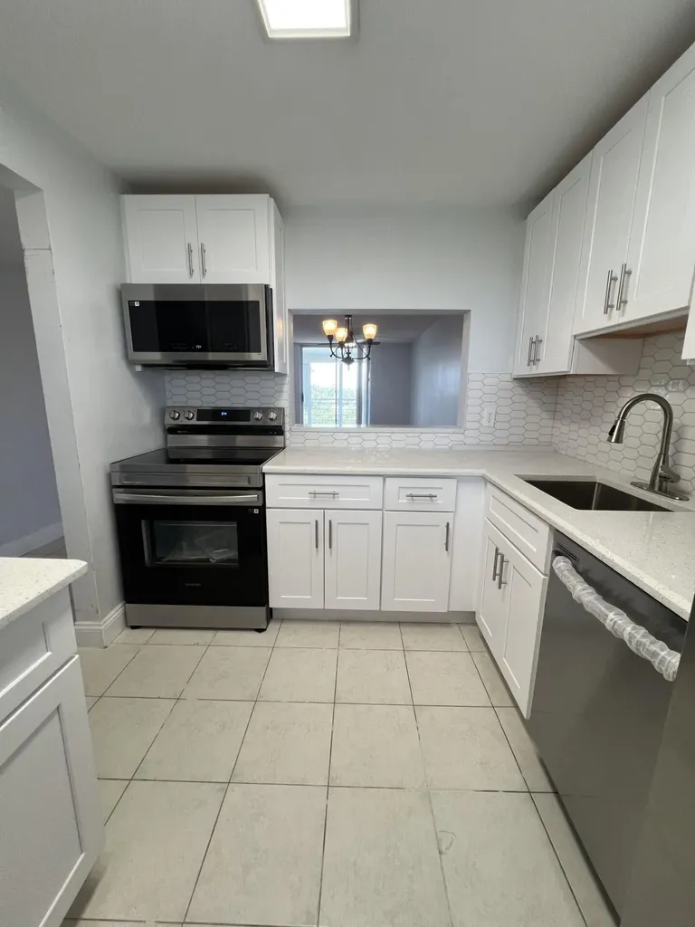 5961 NW 2nd Avenue Boca Raton FL 33487