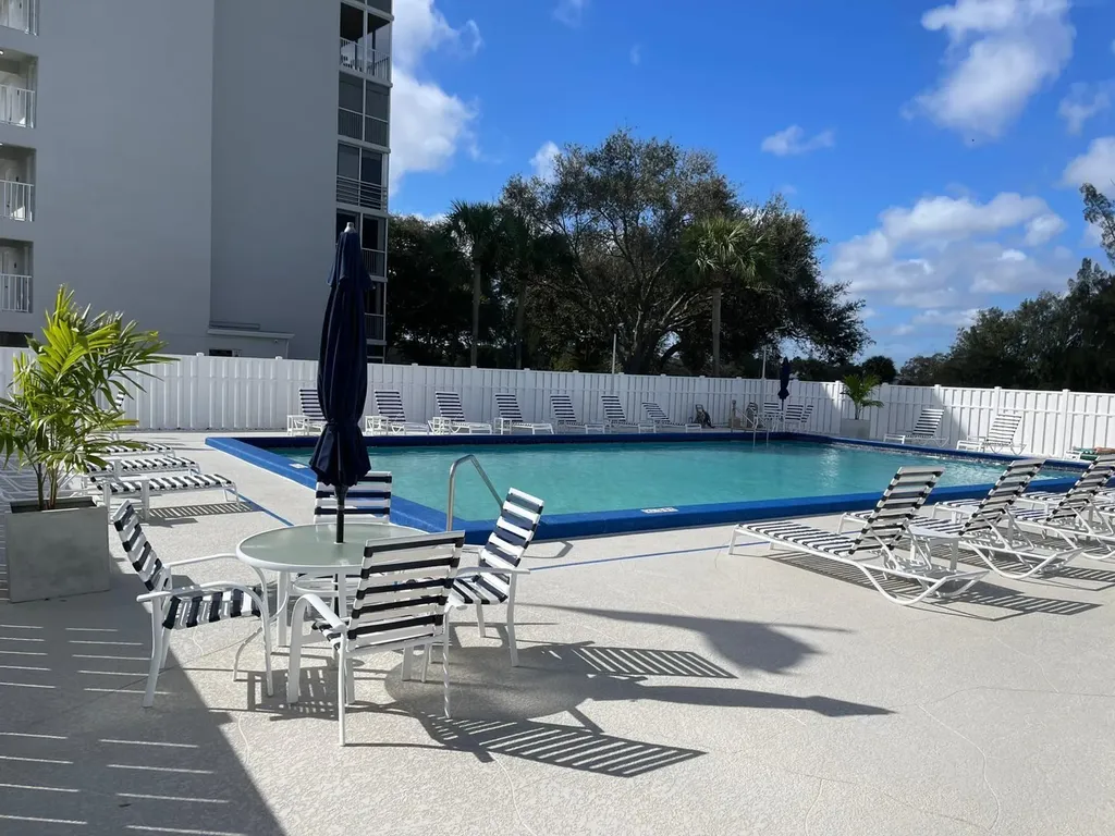 5961 NW 2nd Avenue Boca Raton FL 33487