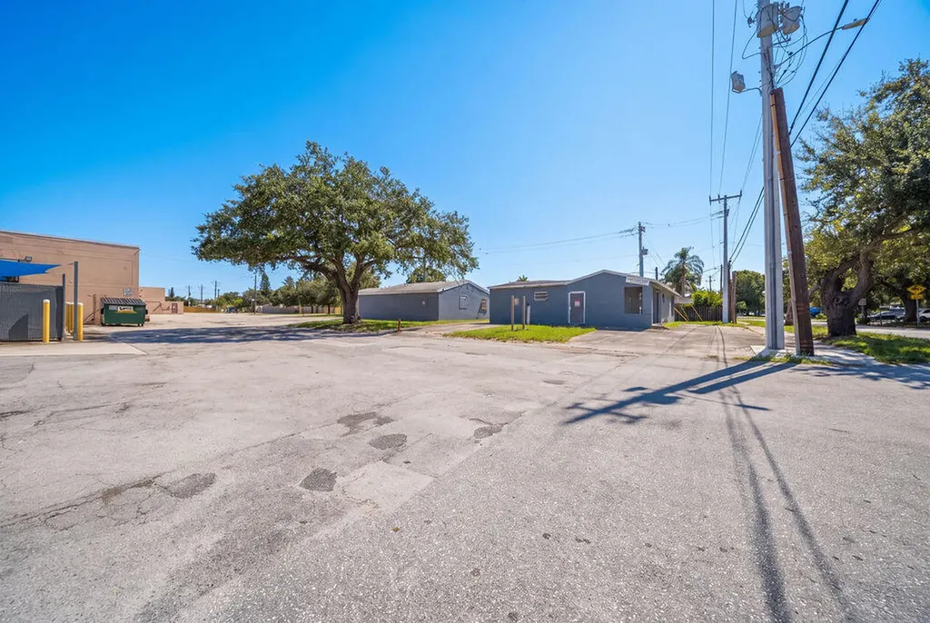 1900 N 66th Avenue Hollywood FL 33024