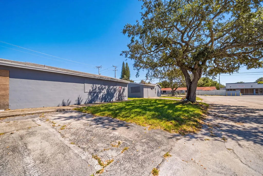 1900 N 66th Avenue Hollywood FL 33024