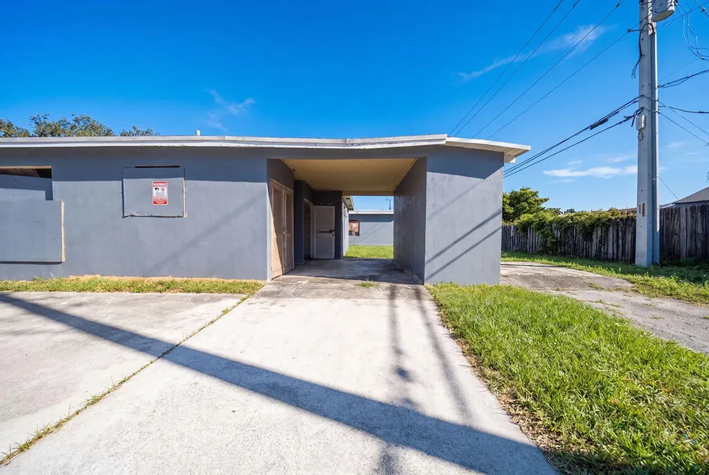 1900 N 66th Avenue Hollywood FL 33024