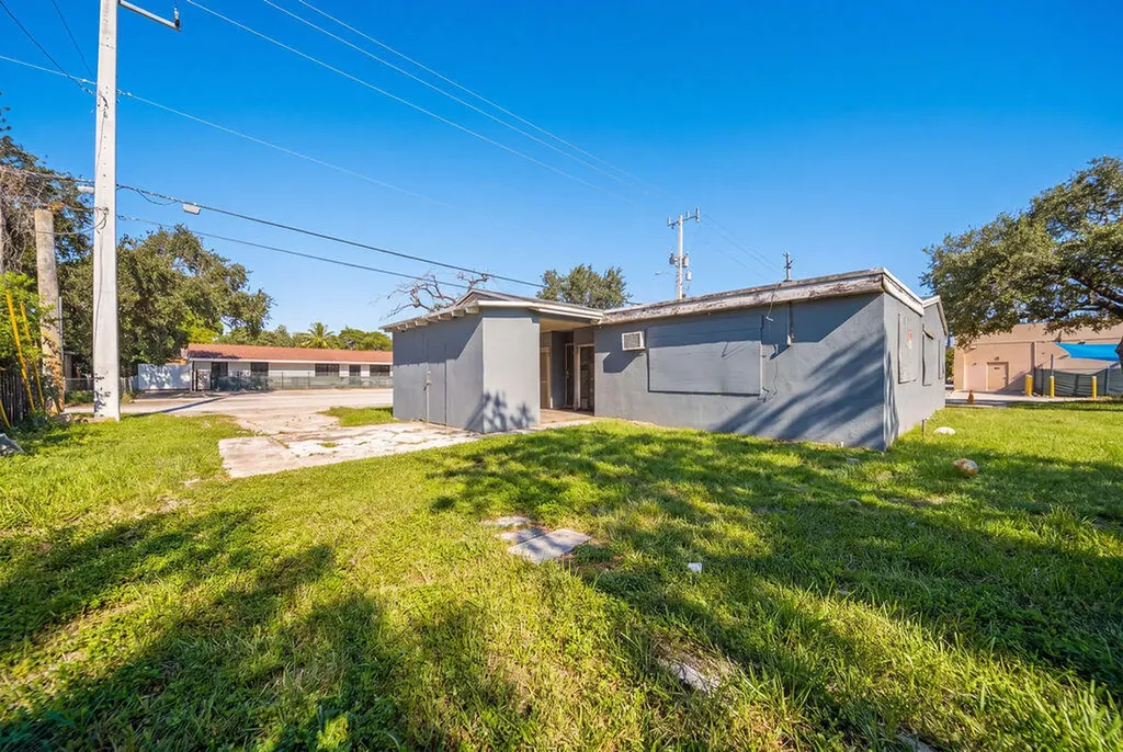 1900 N 66th Avenue Hollywood FL 33024
