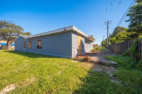 1900 N 66th Avenue Hollywood FL 33024