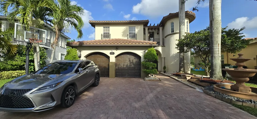 8216 NW 105th Lane Parkland FL 33076