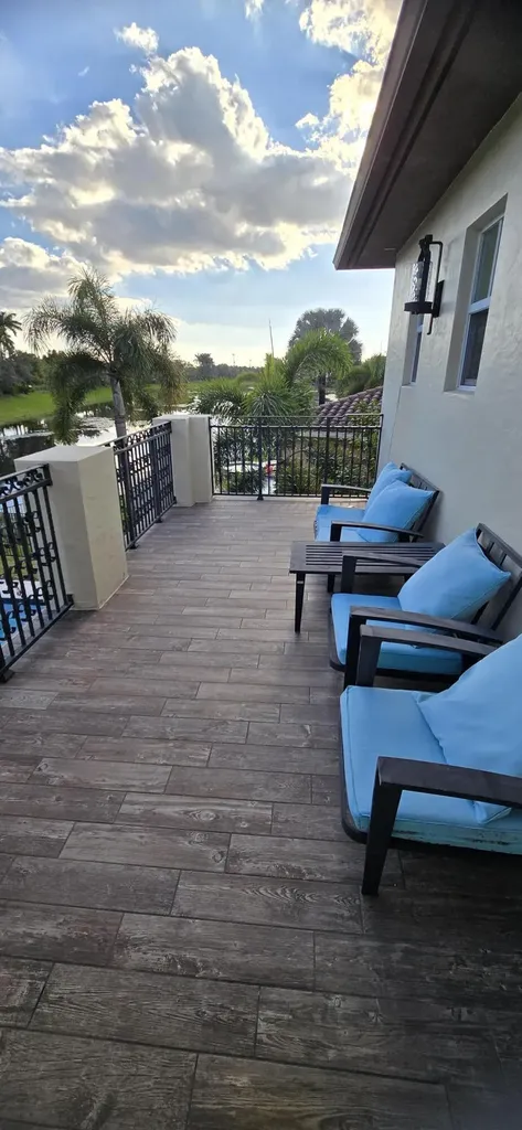 8216 NW 105th Lane Parkland FL 33076