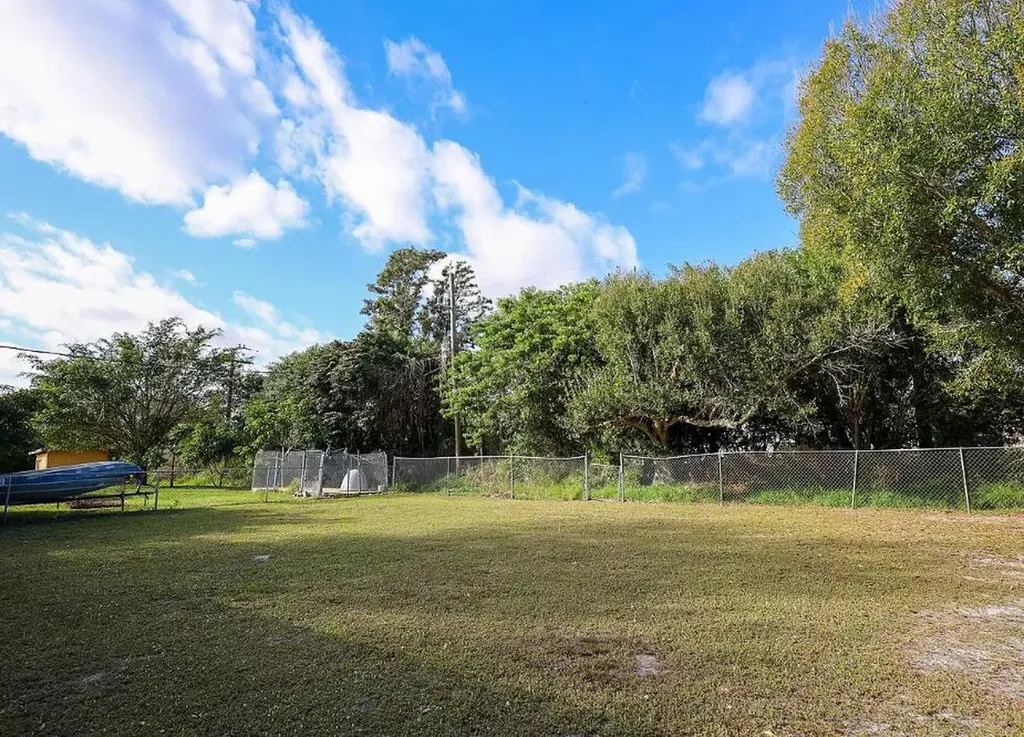 4535 38th Court Vero Beach FL 32967
