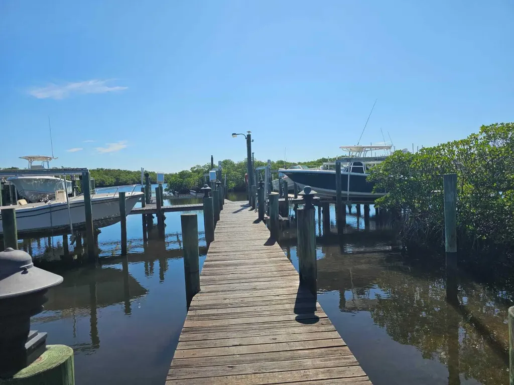 8289 SE Pilots Cove Terrace Hobe Sound FL 33455