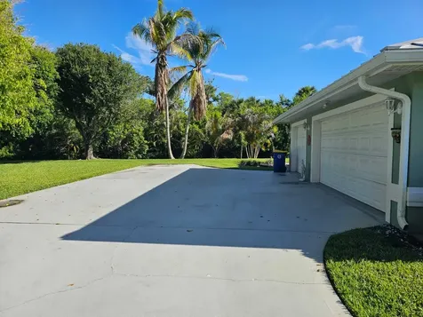 8289 SE Pilots Cove Terrace Hobe Sound FL 33455