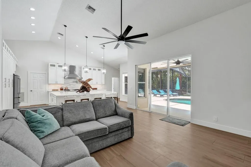 4209 180th Avenue N Loxahatchee FL 33470