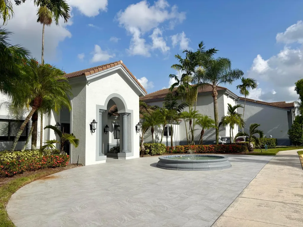 2640 S University Drive S Davie FL 33328