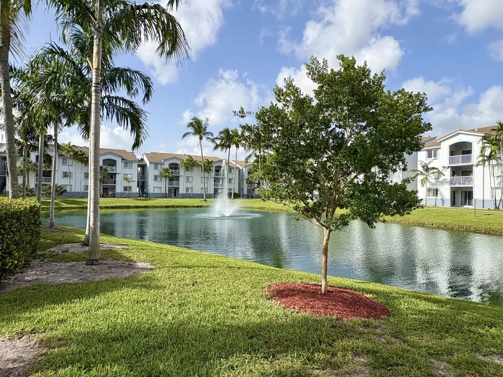 2640 S University Drive S Davie FL 33328