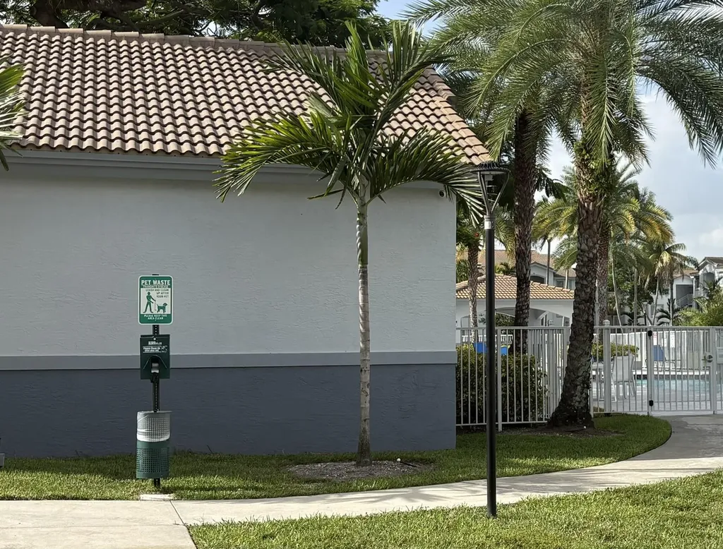 2640 S University Drive S Davie FL 33328