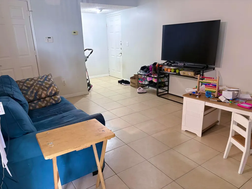 2640 S University Drive S Davie FL 33328