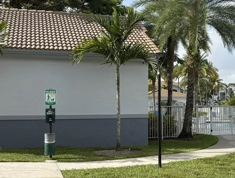 2640 S University Drive S Davie FL 33328