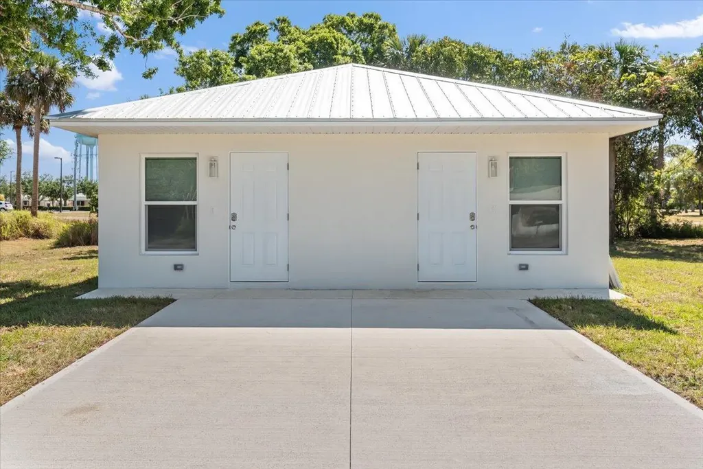 4576 30th Avenue Vero Beach FL 32967