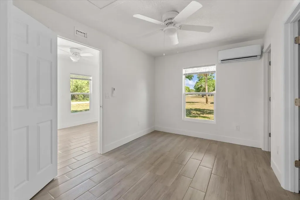 4576 30th Avenue Vero Beach FL 32967