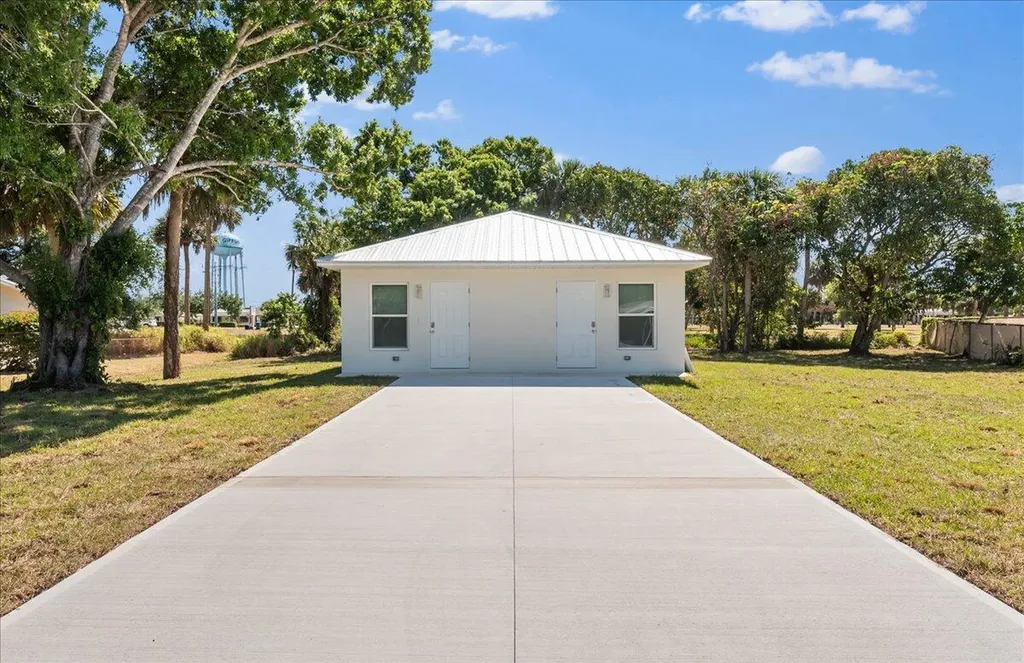 4576 30th Avenue Vero Beach FL 32967