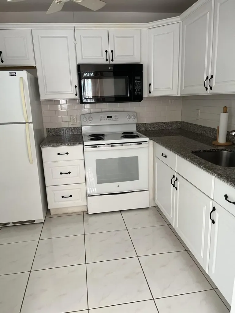 451 Brittany Delray Beach FL 33446