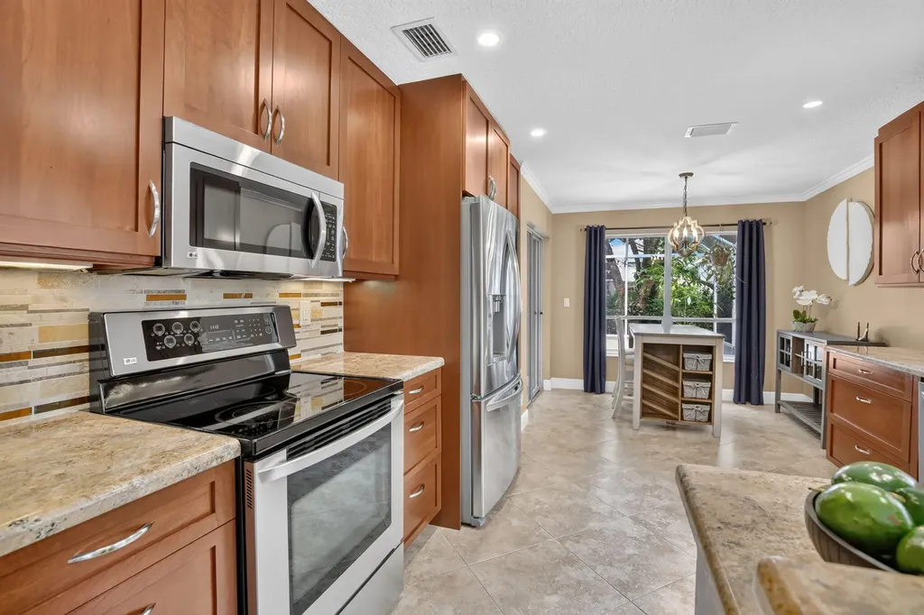 1131 NW 108th Avenue Plantation FL 33322