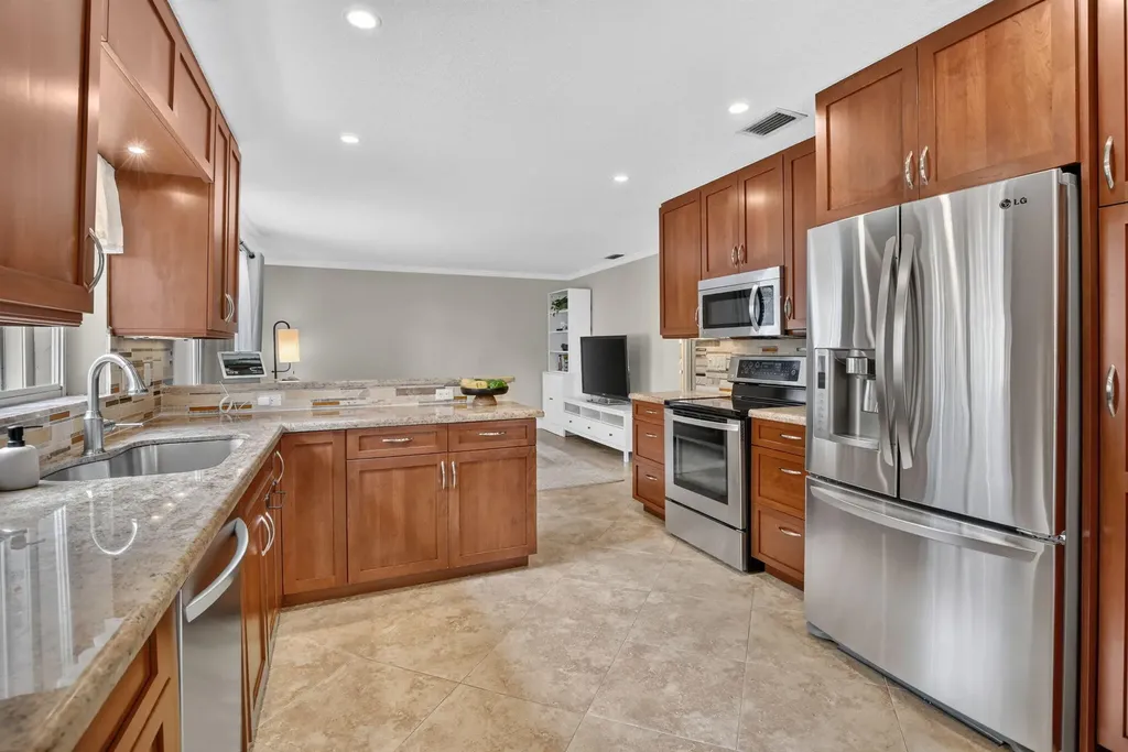 1131 NW 108th Avenue Plantation FL 33322
